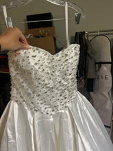 Load image into Gallery viewer, Ball Gown